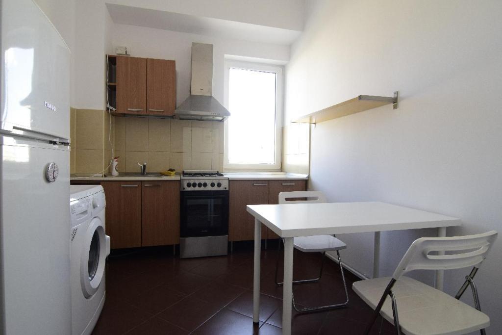 Square - View Of Apartment *